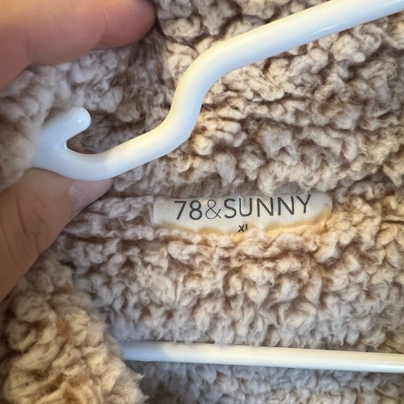 Women’s Sherpa vest - Picture 3 of 3